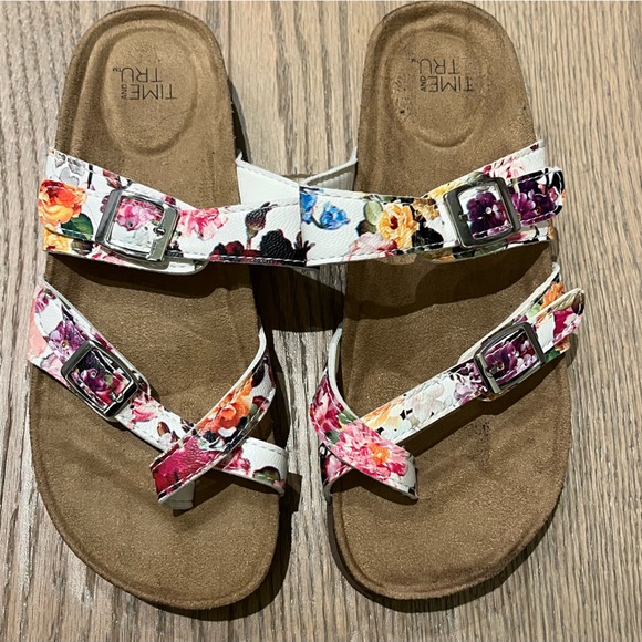 🛍️Bundle of 3 NEW women’s size 6 sandals - Picture 5 of 5
